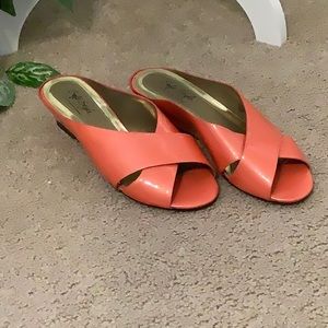 ❤️ Soft  Style by Hush Puppies coral sandals, 7.5